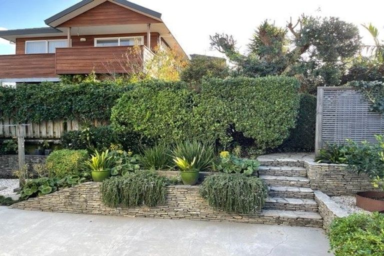 Photo of property in 2/32 Bevyn Street, Castor Bay, Auckland, 0620