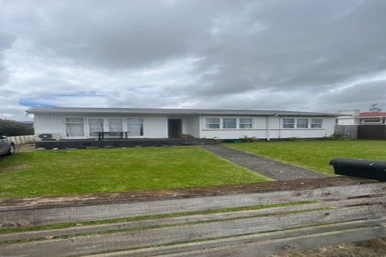 Photo of property in 6 Bartholomew Road, Levin, 5510