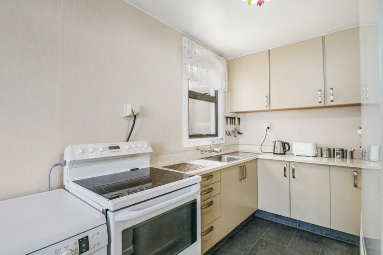 Photo of property in 1 Gunn Street, Gonville, Whanganui, 4501