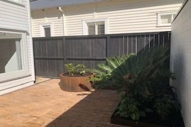 Photo of property in 1/1 Tui Street, Devonport, Auckland, 0624