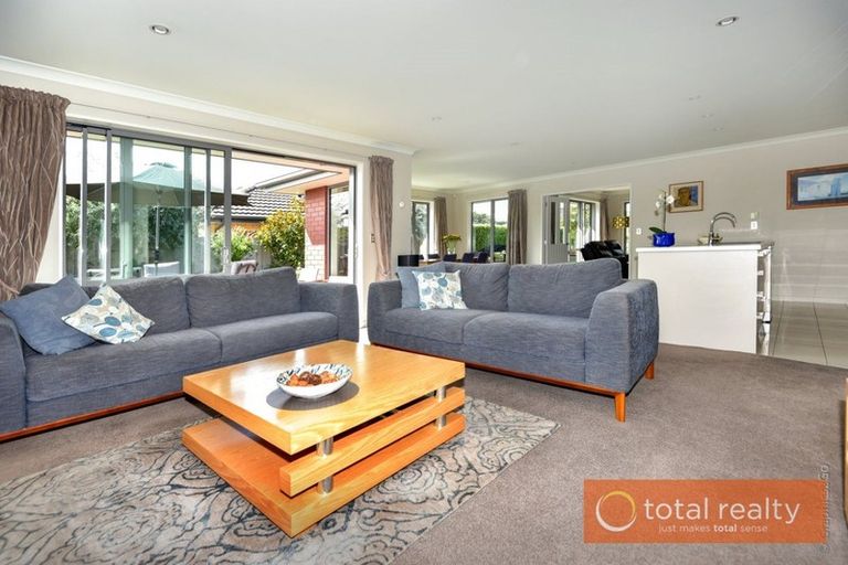 Photo of property in 8 Rosario Place, Aidanfield, Christchurch, 8025