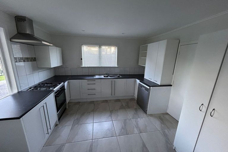 Photo of property in 14 Mclean Avenue, Papatoetoe, Auckland, 2025