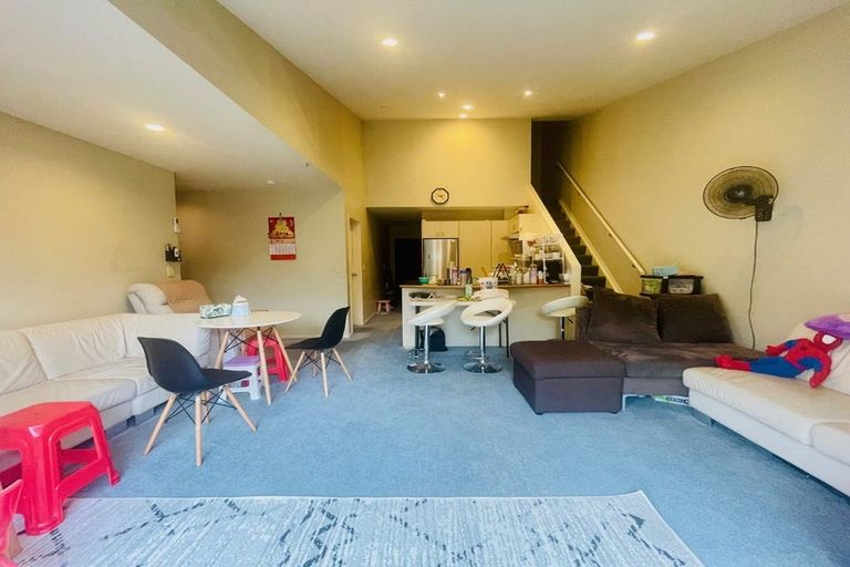 Photo of property in 64 Tiger Drive, Golflands, Auckland, 2013