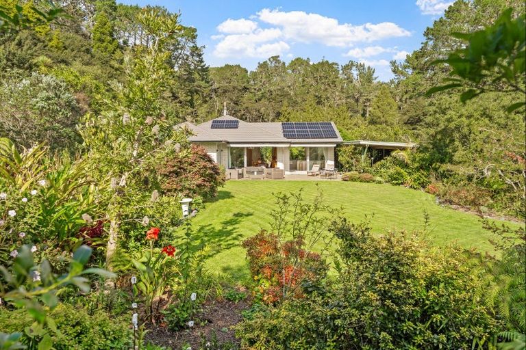 Photo of property in 16 Mccallum Drive, Sandspit, Warkworth, 0982