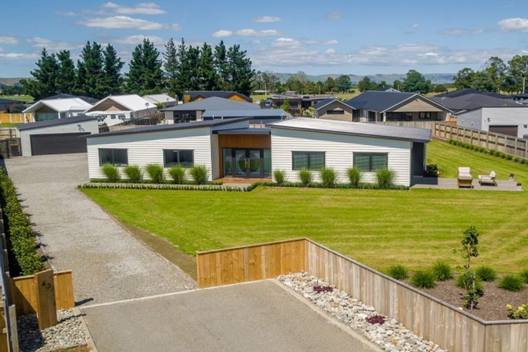 Photo of property in 43 Gimson Street, Solway, Masterton, 5810