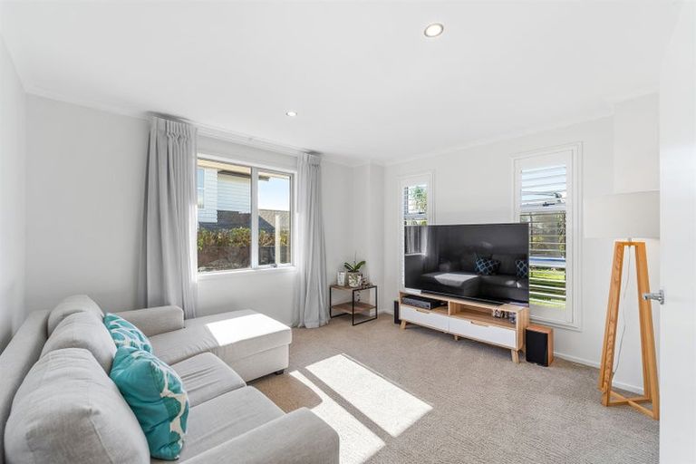 Photo of property in 5 Tirohanga Crescent, Stanmore Bay, Whangaparaoa, 0932