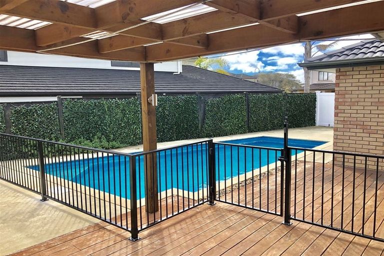 Photo of property in 9 Breon Place, Flat Bush, Auckland, 2016