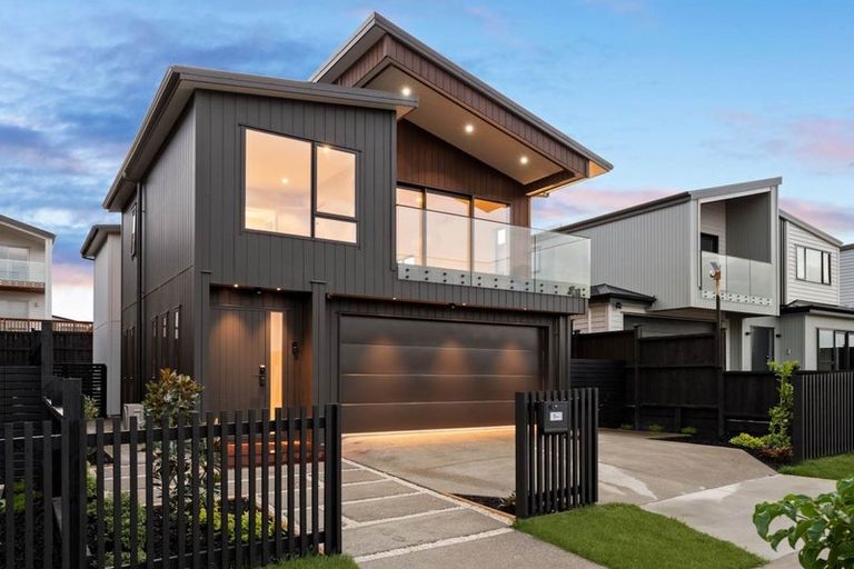 Photo of property in 54 Matangi View Drive, Orewa, 0931