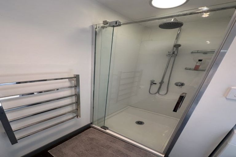 Photo of property in 6 Randolph Road, Crofton Downs, Wellington, 6035