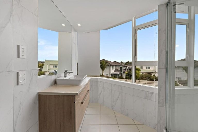 Photo of property in 1/90 Kitchener Road, Milford, Auckland, 0620