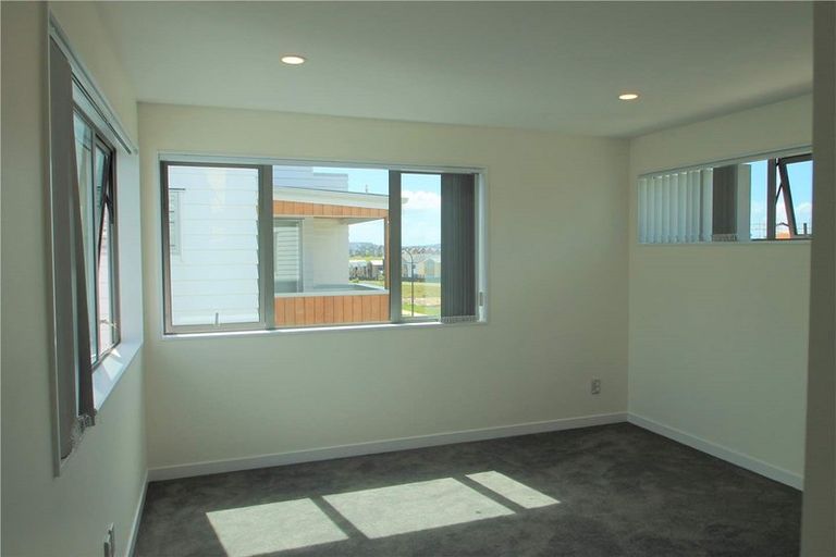 Photo of property in 20 Lockheed Street, Hobsonville, Auckland, 0618