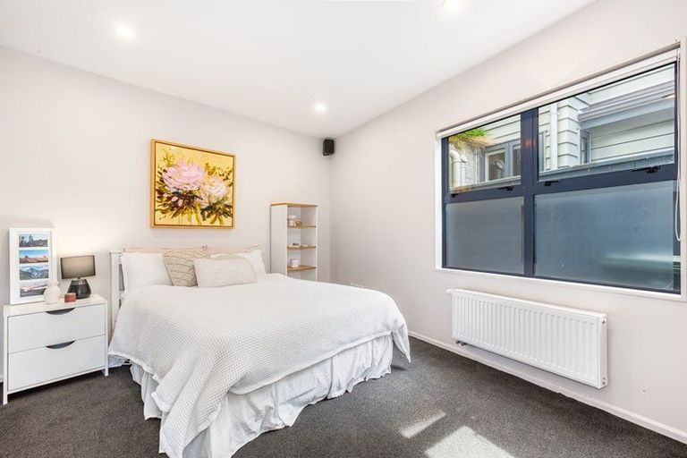 Photo of property in 15 Bank Road, Northland, Wellington, 6012