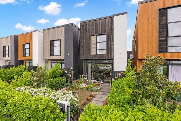 Photo of property in 15 Battalion Drive, Papakura, 2110