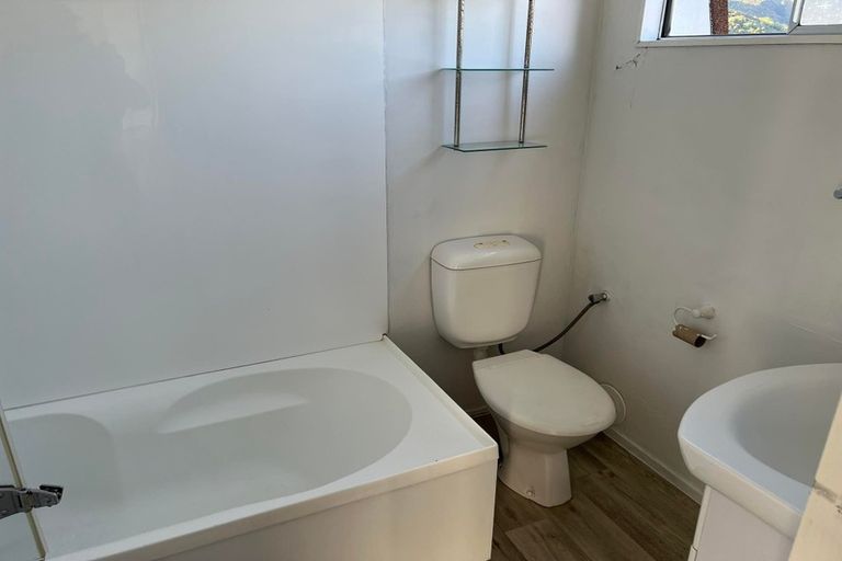 Photo of property in 8d Wainui Road, Waiwhetu, Lower Hutt, 5010