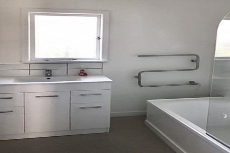 Photo of property in 8 Storkey Street, Marewa, Napier, 4110