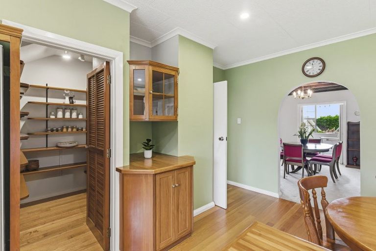 Photo of property in 15 Koputaroa Road, Levin, 5575