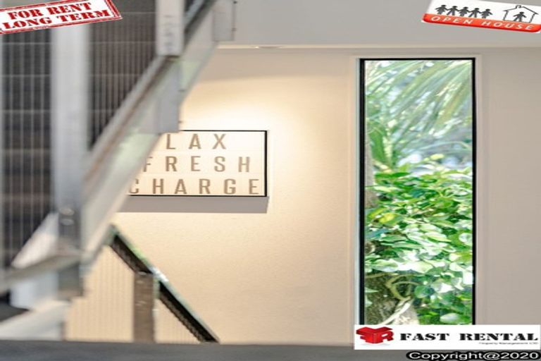 Photo of property in 1/211 Onewa Road, Birkenhead, Auckland, 0626