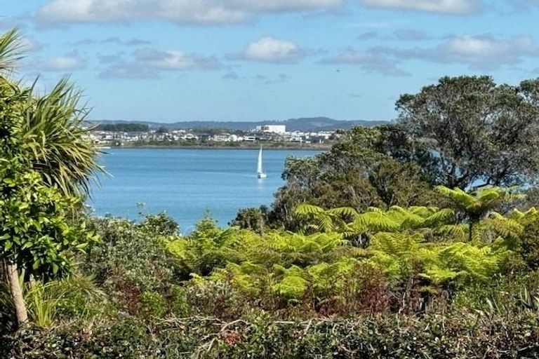 Photo of property in 13 Valkyria Place, Beach Haven, Auckland, 0626