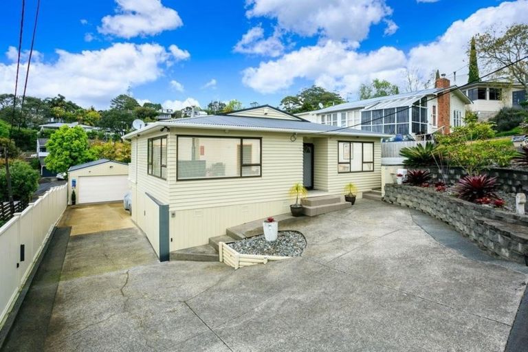 Photo of property in 72 Matipo Road, Mairangi Bay, Auckland, 0630
