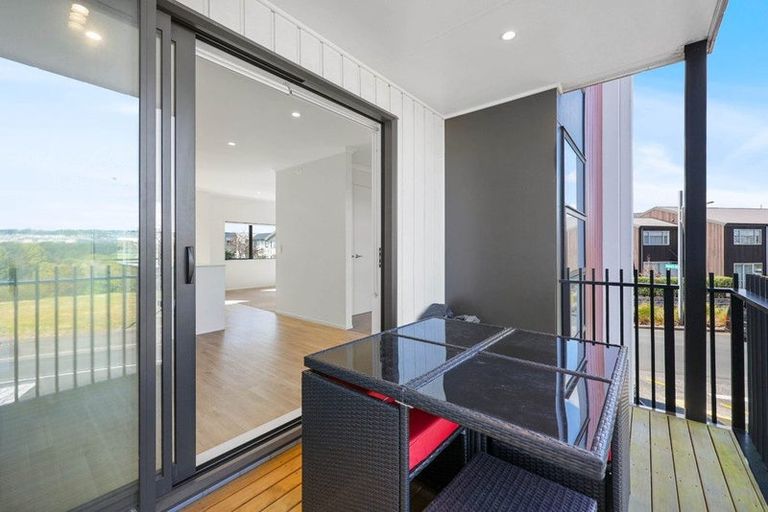 Photo of property in 1 Bonnette Road, Flat Bush, Auckland, 2019