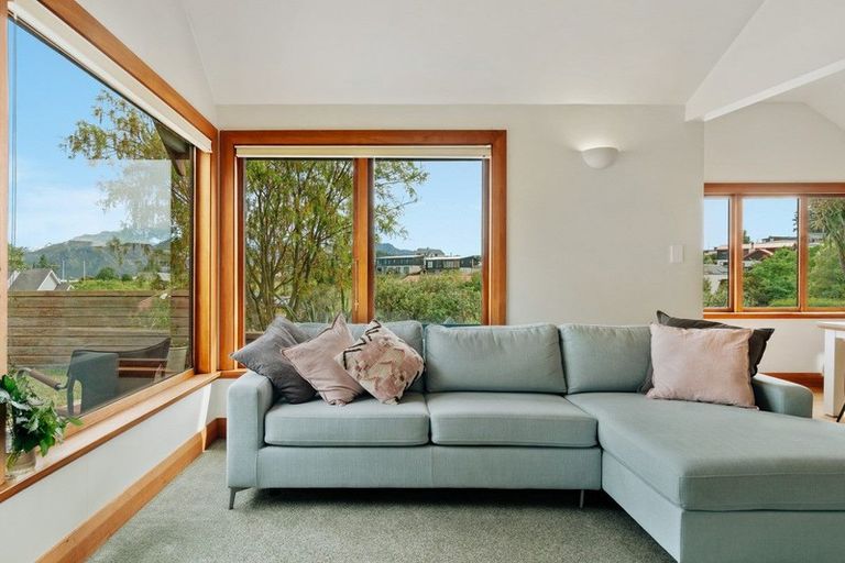 Photo of property in 7 Scaife Place, Wanaka, 9305