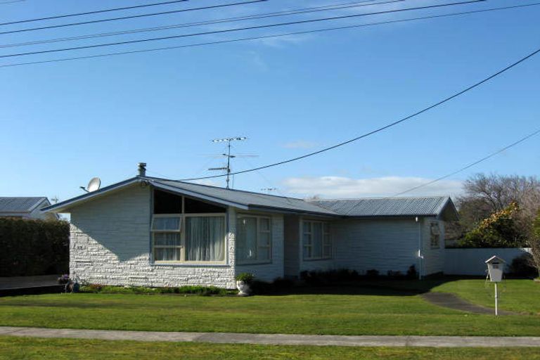 Photo of property in 73 Kempton Street, Greytown, 5712