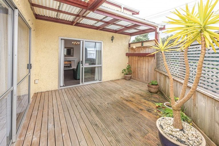 Photo of property in 3 Moore Avenue, Tawhero, Whanganui, 4501