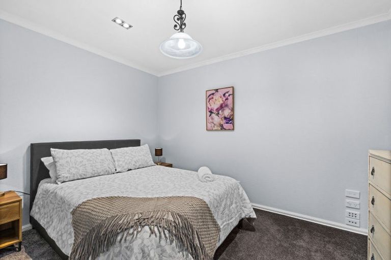 Photo of property in 32 Milton Road, Bluff Hill, Napier, 4110