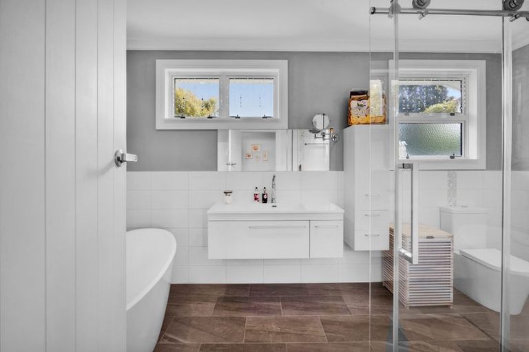 Photo of property in 7 Climie Crescent, Hawera, 4610