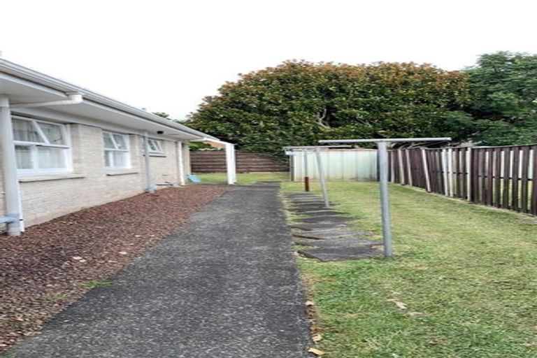 Photo of property in 5 Ashcroft Avenue, Mangere Bridge, Auckland, 2022