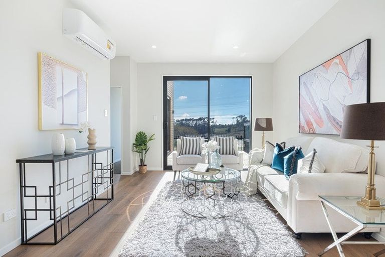 Photo of property in 30 Paretao Street, Massey, 0614