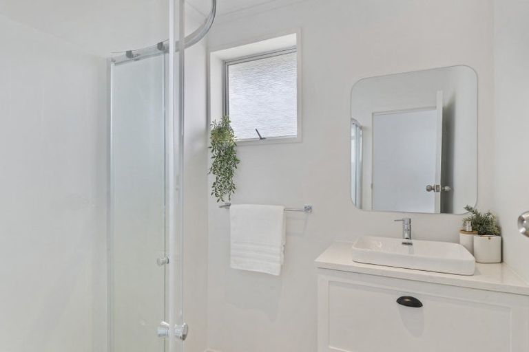 Photo of property in 19 Rangitake Drive, Spotswood, New Plymouth, 4310