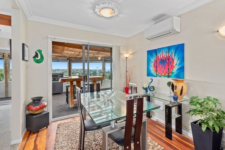 Photo of property in 11a Mizpah Road, Waiake, Auckland, 0630