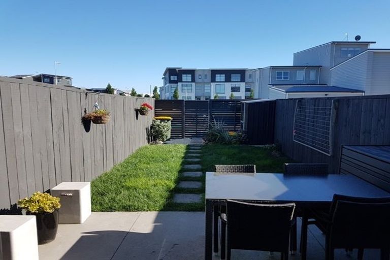 Photo of property in 21 Kanuka Road, Hobsonville, Auckland, 0616