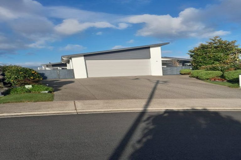 Photo of property in 20 Roseberry Place, Whitianga, 3510