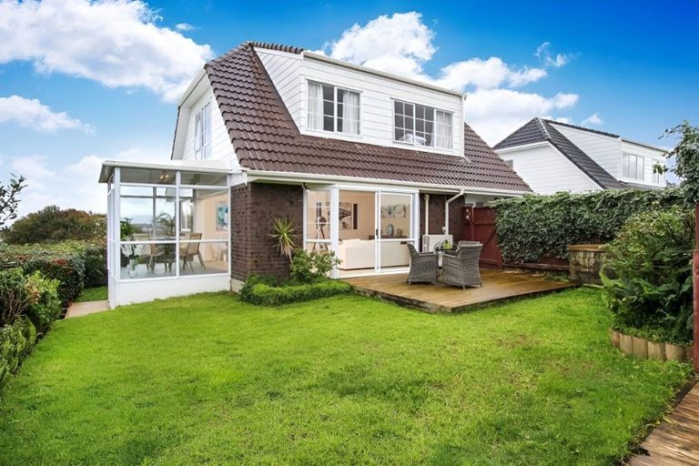 Photo of property in 83 Luckens Road, West Harbour, Auckland, 0618