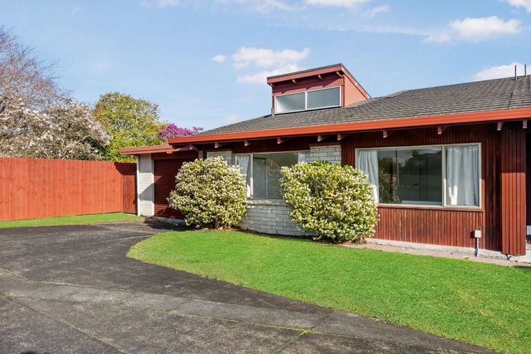 Photo of property in 1/35 Swanson Road, Henderson, Auckland, 0610