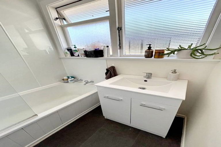 Photo of property in 16 Sherwill Street East, Feilding, 4702