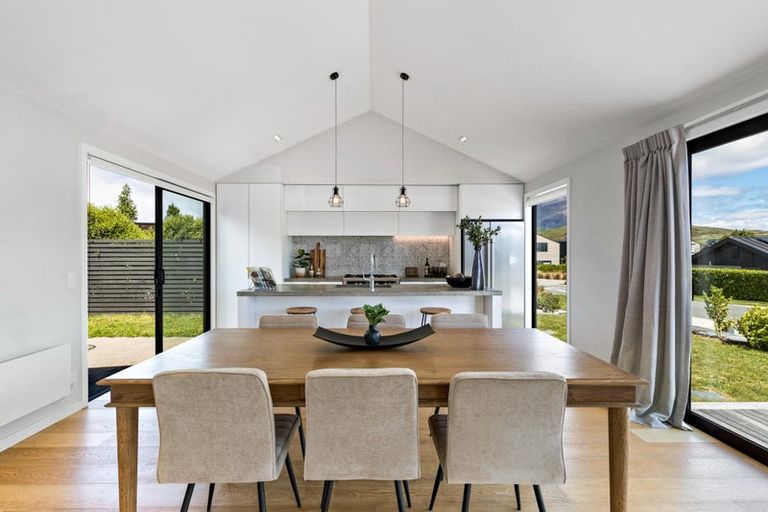 Photo of property in 35 Rannoch Drive, Jacks Point, Queenstown, 9371