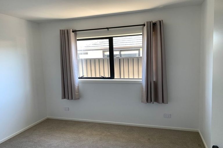 Photo of property in 5 Filmer Crescent, Wallaceville, Upper Hutt, 5018