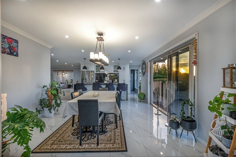 Photo of property in 2 Tutakarae Road, Kelvin Grove, Palmerston North, 4470