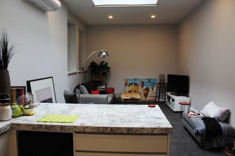 Photo of property in 30 Dowling Street, Dunedin Central, Dunedin, 9016