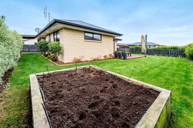 Photo of property in 1 Julia Close, Rolleston, 7614