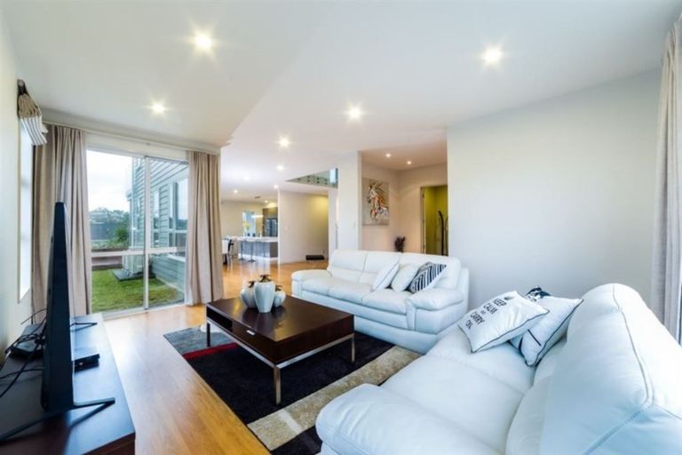 Photo of property in 18 Remuremu Street, Long Bay, Auckland, 0630