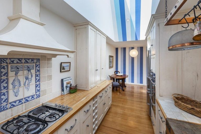 Photo of property in 48 Memorial Avenue, Ilam, Christchurch, 8053