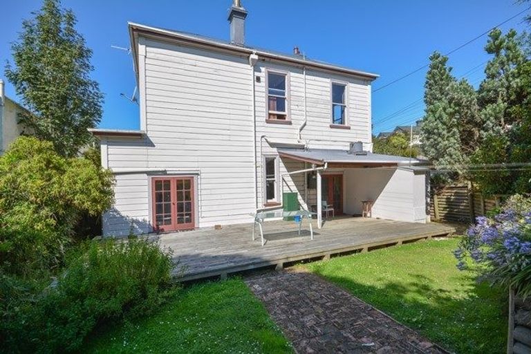Photo of property in Hawthorn House, 16 Hawthorn Avenue, Mornington, Dunedin, 9011