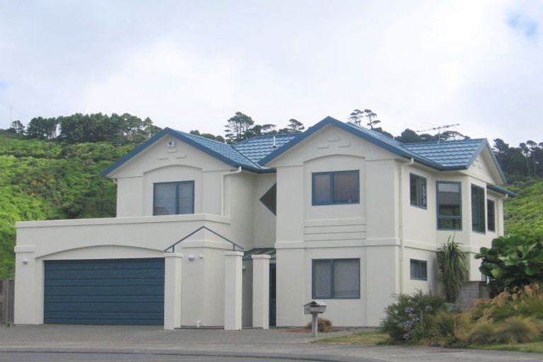 Photo of property in 32 Waterhouse Drive, Brooklyn, Wellington, 6021