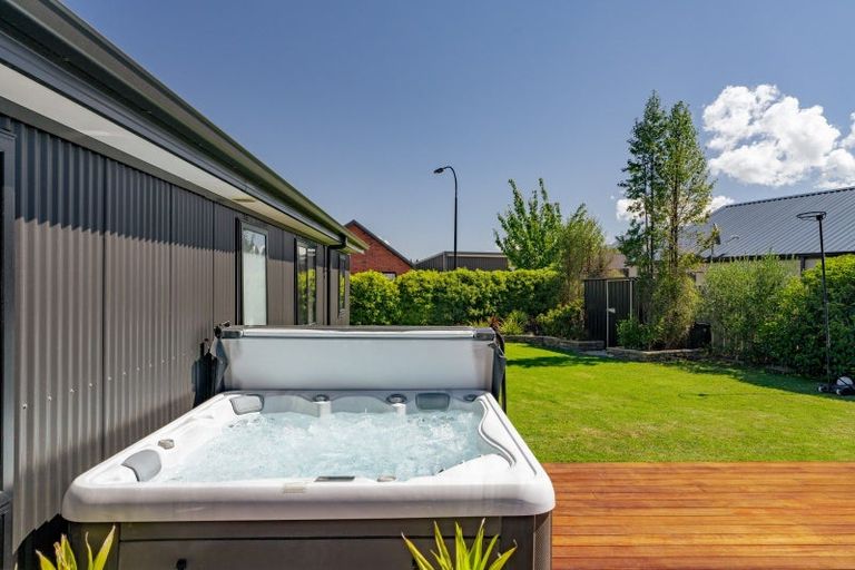 Photo of property in 10 Chadlington Way, Lower Shotover, Queenstown, 9304