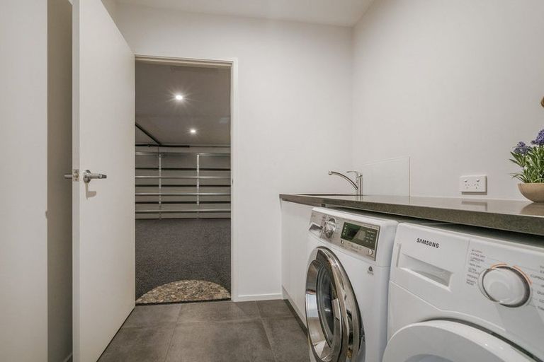 Photo of property in 10 Topping Place, Whitianga, 3510