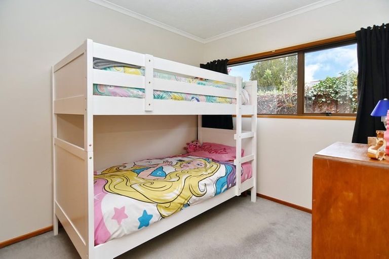 Photo of property in 2/38 Chipping Lane, Redwood, Christchurch, 8051